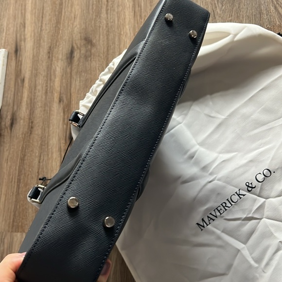 Maverick & Co. Manhattan Leather Briefcase Unisex - Picture 5 of 12